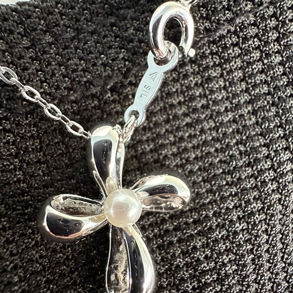 Authentic Mikimoto Cross with Pearl sterling silver .925 Necklace - Picture 4 of 9